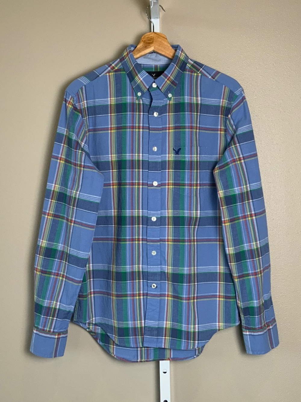 American Eagle Outfitters Classic Fit Plaid Button Down Oxford Shirt